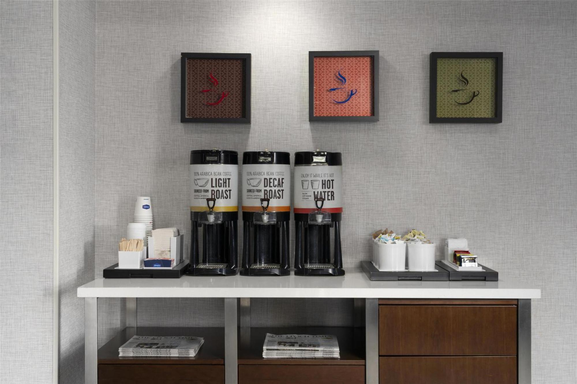 Hampton Inn & Suites Yonkers - Westchester Экстерьер фото